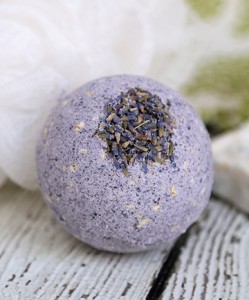 lavender-oatmeal-bath-bombs